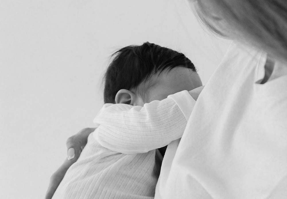 Breastfeeding Guide for New Moms: Everything You Need to Know in the First 6 Months